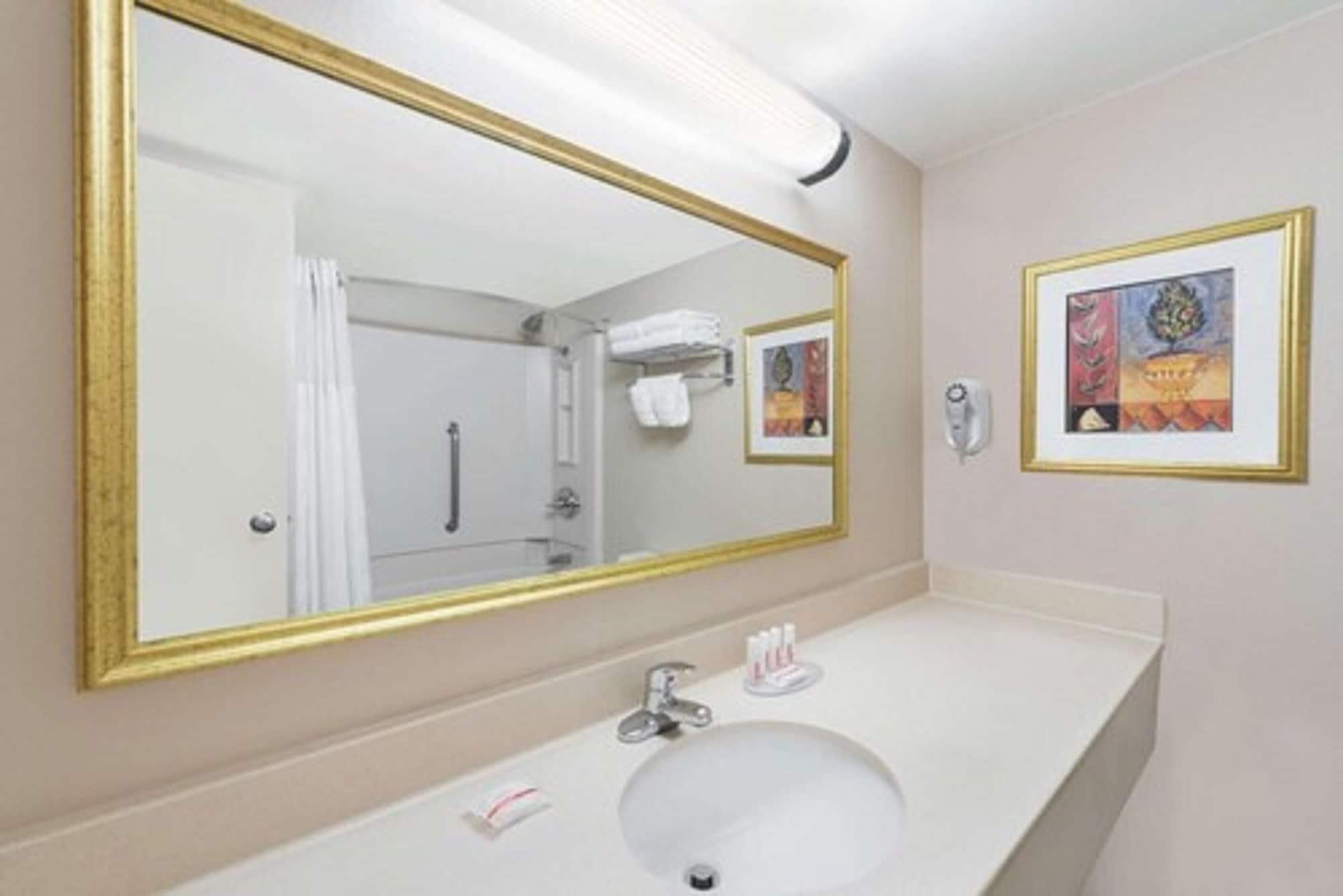 Hotel Ava Laredo Extérieur photo